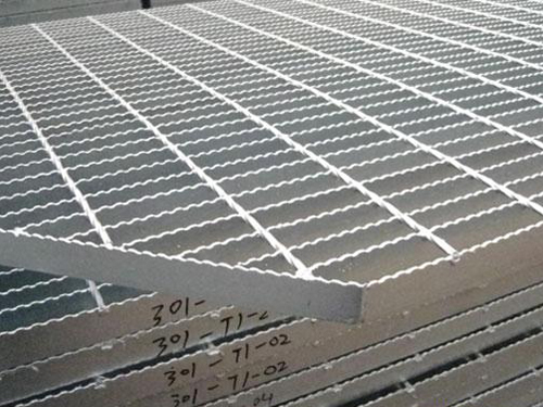 防滑<a href='http://m.baiduwh.cn'>鋼格柵板</a> 防滑鋼<a href='http://m.baiduwh.cn'>格柵板</a>