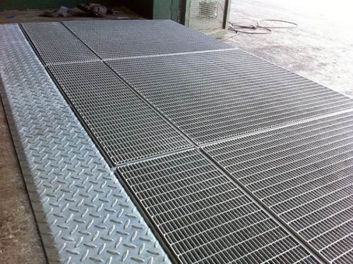 平臺(tái)熱浸鋅鋼格柵 平臺(tái)熱浸鋅鋼格柵