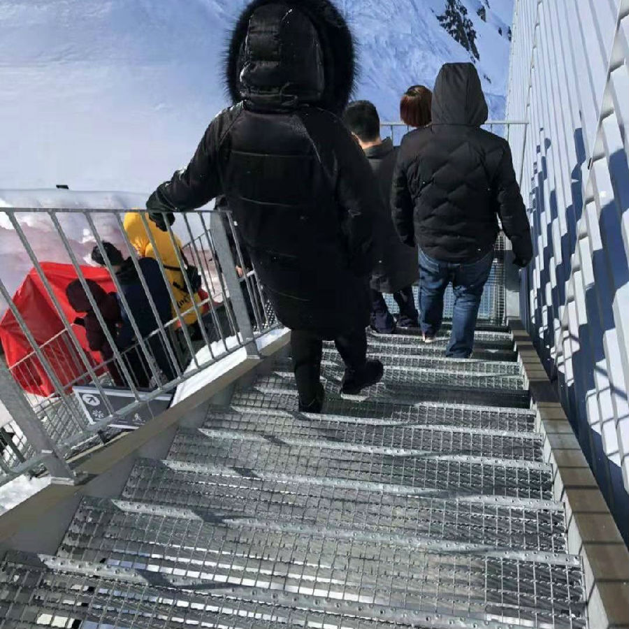 熱浸鋅鋼格板踏步 熱浸鋅鋼格板踏步