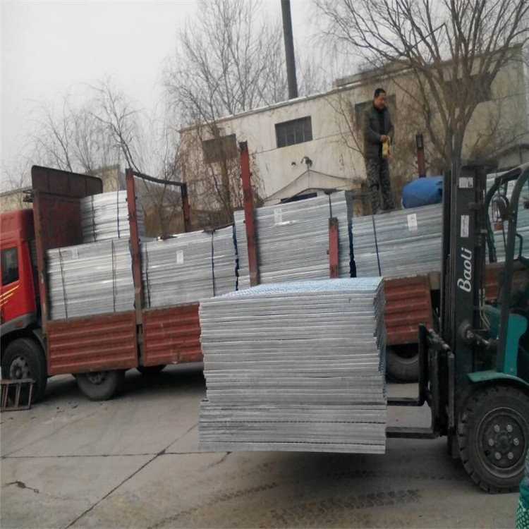 熱鍍鋅鋼格柵踏步板 熱鍍鋅鋼格柵踏步板