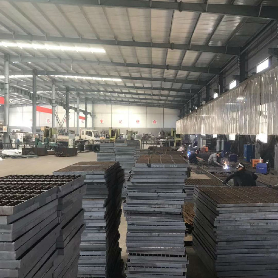 鍍鋅網格板踏步 鍍鋅網格板踏步