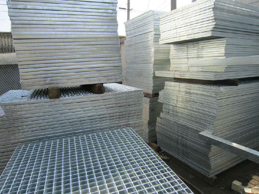 平臺(tái)熱鍍鋅鋼格柵 平臺(tái)熱鍍鋅鋼格柵