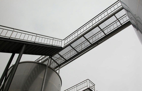 天橋平臺(tái)鍍鋅鋼格柵 天橋平臺(tái)鍍鋅鋼格柵